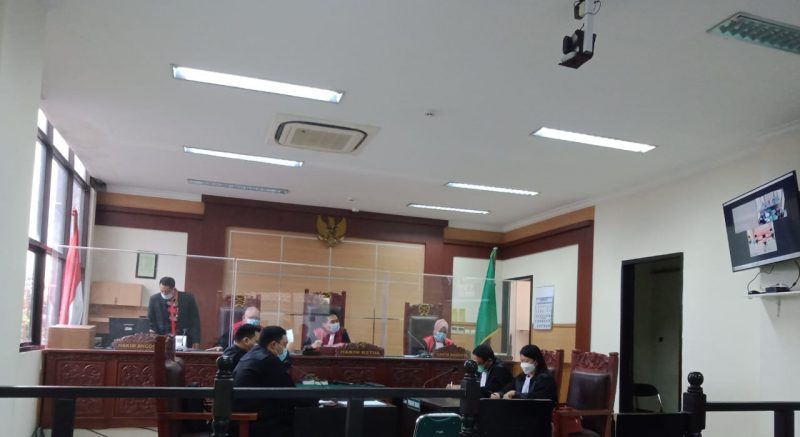 Saksi di bacakan pengacara keberatan