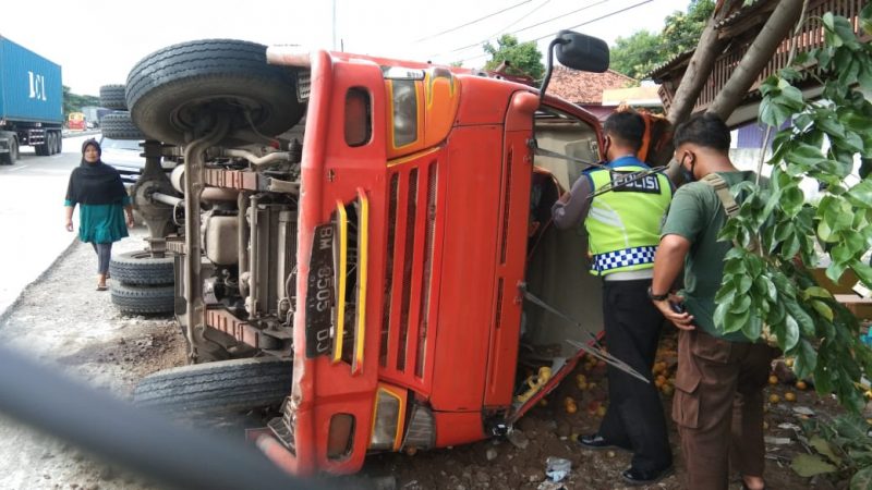 Ada Penampakan Nenek dan Kakek, muncul sekitar jam 12.00 Wib, 18.20 Wib dan jam 00.30 Wib