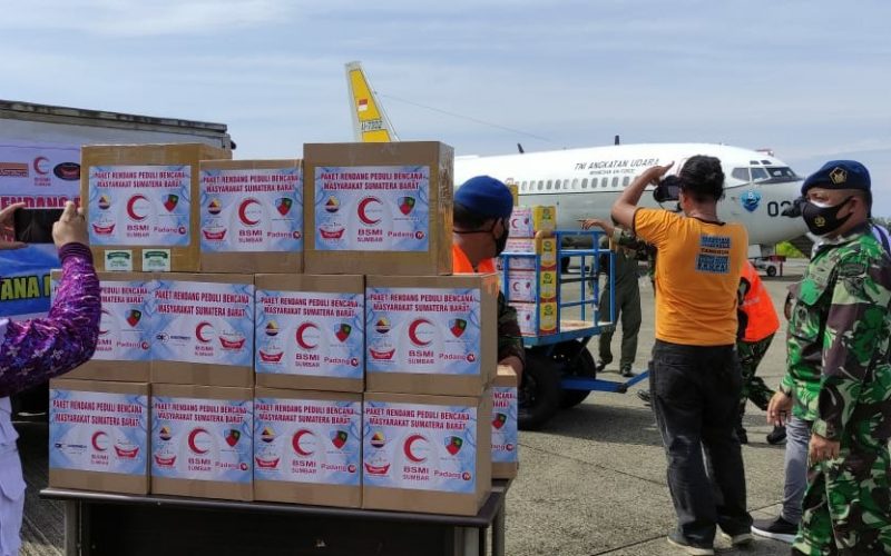 seberat 340 kilogram bagi korban terdampak gempa Sulawesi Barat, mendapatkan rendang
