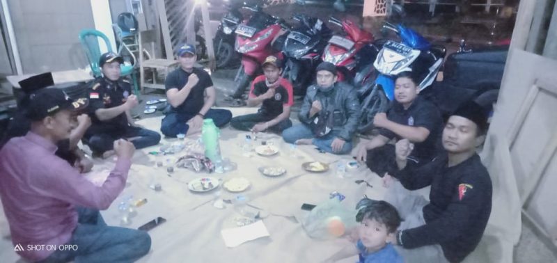 Kegiatan rutinitas malam jum’at yasinan keliling yang dilakukan oleh organisasi masyarakat