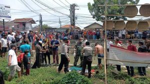 Jasad Wanita Ngambang dikali, dan TKP Warga Desa Teluknaga Kecamatan Teluknaga Kabupaten