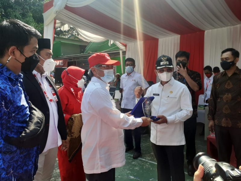 HUT ke – 76 PMI Kota Tangerang Lantik Relawan