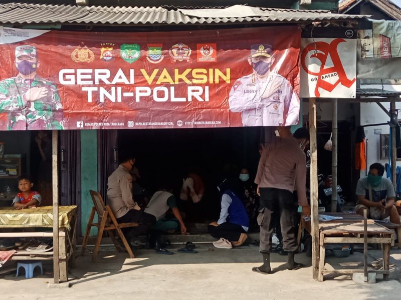 Dalam keterangannya AKP Osman Sigalingging SH menjelaskan, Vaksinasi mobile ini ditujukan untuk mendekatkan