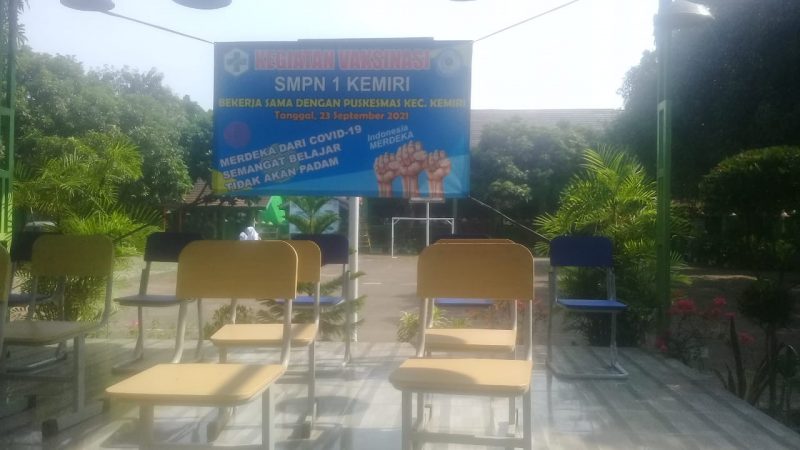 Sekitar 60% siswa/si sudah di Vaksinasi di SMPN 1 Kemeri Kab Tangerang, Banten sudah selesai.