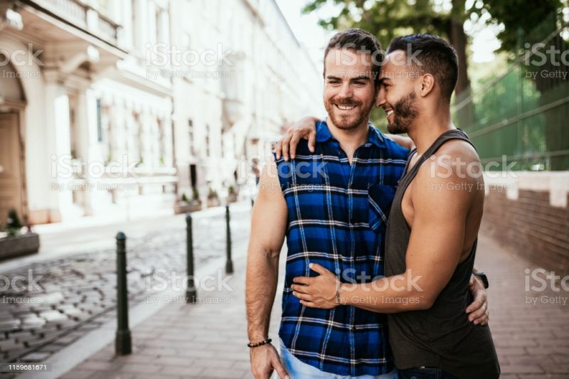 “Zaman sekarang laki-laki menjadi perempuan dan Laki. Laki-laki ini di sebut bahasa krennya “Gays”