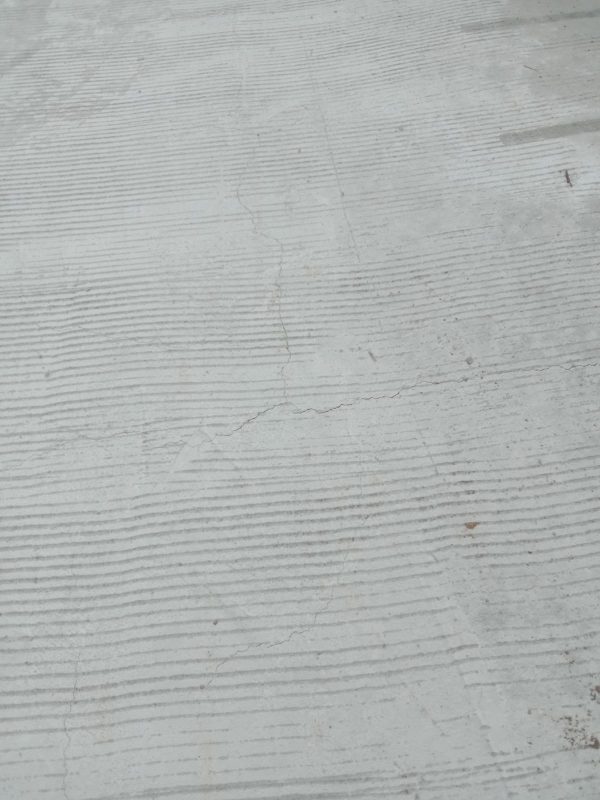 Pekerjaan betonisasi di Kp. Soge belum sesuai, setelah seminggu pekerjaan sudah retak