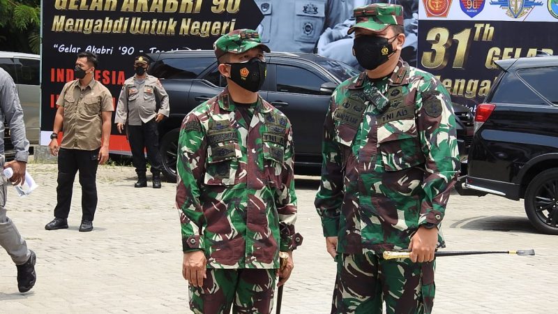 Kujungan Panglima TNI Marsekal Hadi Tjahjanto bersama Kapolri Jendral Pol. Drs. Listyo Sigit Prabowo Vaksinasi