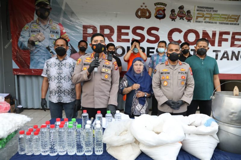 Berkedok penjual jamu ini di ringkus pihak Polresta Tagerang Kab. Barang bukti beruapa 50 dus