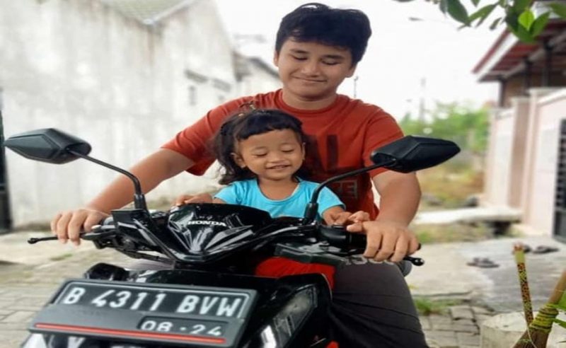 Fadel (12) motornya di rampas orang tidak tidak di kenal, tepat TKP di Jalan Keduang Raya lewat pombensin keduang