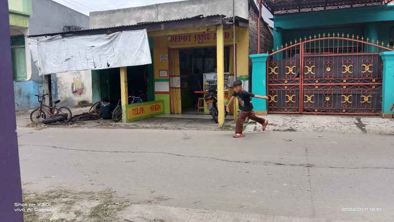 Belum adanya tindakan tegas, adanya dugaan penjual miras berkedok warung jamu di depan kantor kelurahan Kuta bumi.