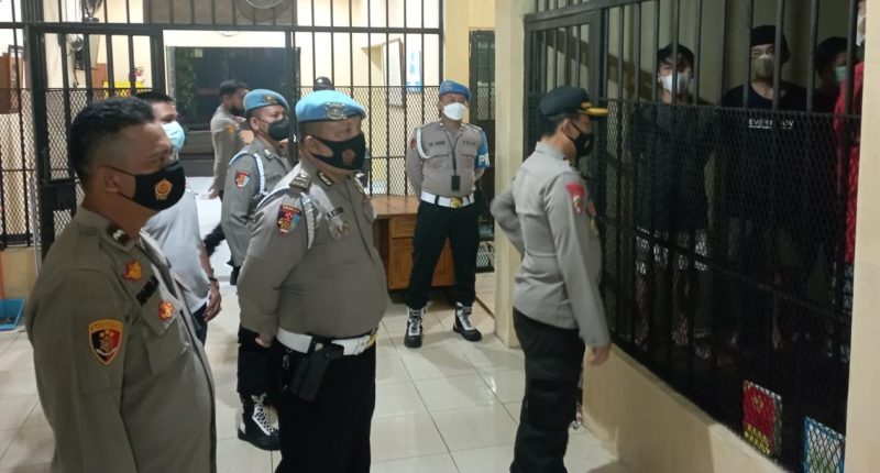 Bidropam Polda Banten Bersama Pamenwas Cek Apel Malam dan Rutan Polda Banten