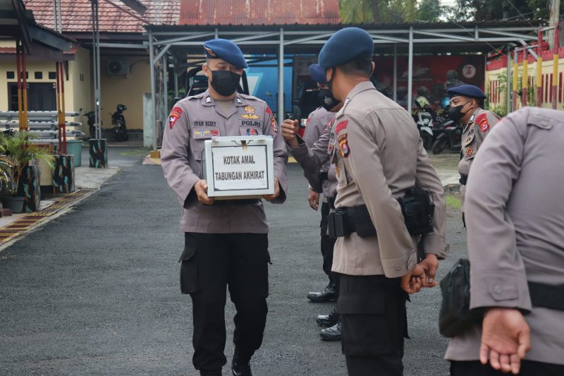 Peduli dampak covid-19 satbrimob Polda Banten