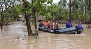 Banjir rendam warga pandeglang ketinggian air capai 2 meter