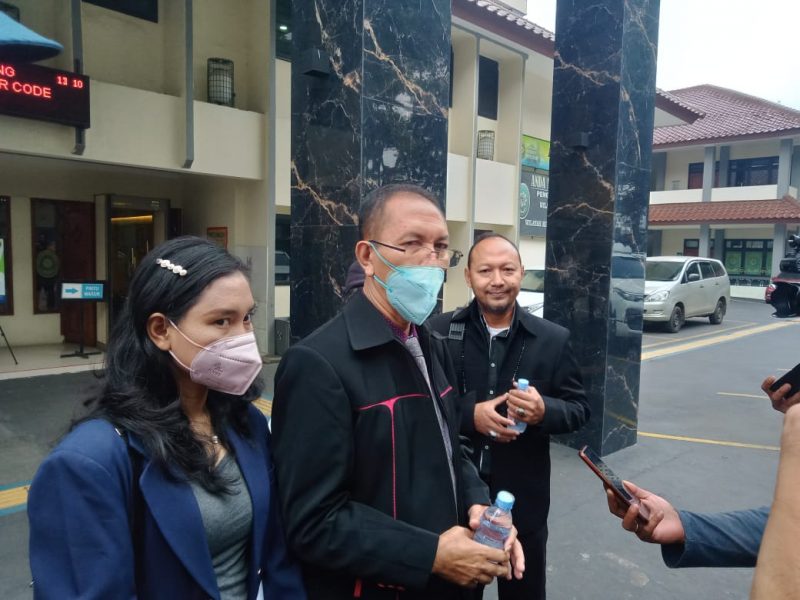 Dalam penangkapan tidak ada surat perintah tugas gugur demi hukum  Sidang praperadilan menyedot