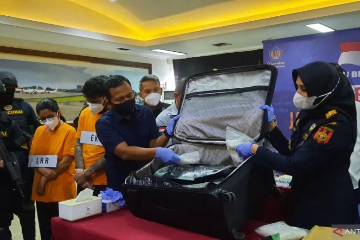 Penyelundupan narkoba ini terungkap saat pemeriksaan di Bandara Soekarno-Hatta.