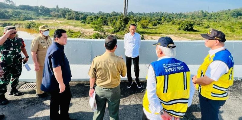 Pembangunan infrastruktur di Tanah Air harus tetap memperhatikan kelestarian.