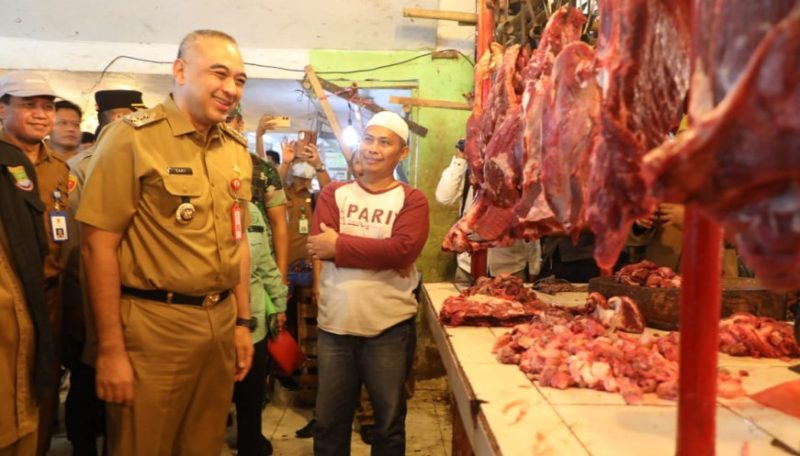 Hasil patau Bupati Tangerang dengan Penjabat Daerah, memastikan kebutuhan daging sapi, daging ayam untuk Idul Fitri 1444 H / 21-22 april 2023 cukup.  