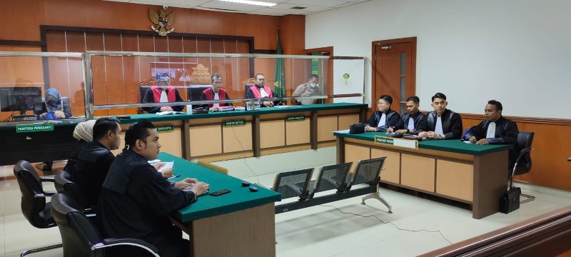 Mengaku pengacara ternyata belum di sumpah sebagai Advokat.” Ujar Kadiv Humas LQ Indonesia Lawfirm.