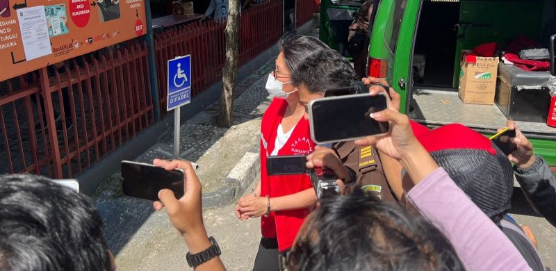 Ringan sekali JPU bersama hakim tuntut Natali Rusli dari hukum, 15 bulan pula.