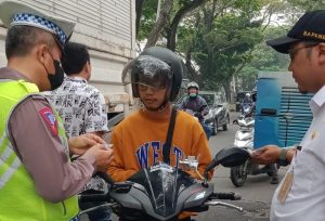 Rezia tidak ada target Tetapi minimal 100 kendaraan. Visi humanisme kepada masyarakat yang memggunakan jalan.