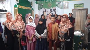 Menyantuni mereka tidak ada batasnya, dan bukan saja hanya di Bulan Muharam saja, perbanyak sedekah karena sedekah insya Allah akan datang rezekinya.