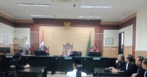 Benar terdakwa menerima uang titipan sebesar 2,25 milyar dari pelapor Iman Halim sebagai biaya kepengurusan sertipikat tanah.