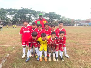 Tim SSB ini sambil melakukan dan cari-cari bibit tingkat anak-anak dan remaja.