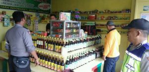 AKAL BULUS BANDIT OBAT KERAS BIN ILEGAL YANG MENGHALALKAN SEGALA CARA DALAM OPERANDIK NYA KINI TOKO JAMU DAN SEMBAKO JADI KEDOK NYA