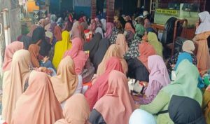 ACARA PENGAJIAN RUTIN BULANAN IBU-IBU YANG DI LAKSANAKAN DI KEDIMAN RW ALWI GUNA SLi, SALEMBARAN JAYA.