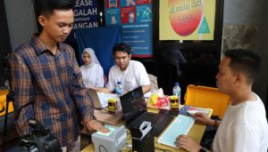 Pelajar yang melakukan perekaman cukup  membawa syarat, fotokopi Kartu Keluarga.