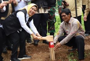Pemasangan patok juga meminimalisir konflik maupun sengketa batas tanah antar masyarakat.