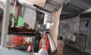 Ramai dan sempat viral tukang gorengan dan picel leleh mengunakan minyak bekas di Tangerang Selatan.