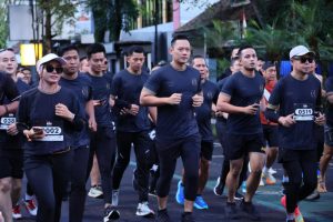 Tidak hanya membuka eL Run 2024, Menteri AHY turut berlari mengitari keindahan Kota Bandung bersama sekitar 750 peserta.