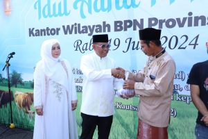 Petugas Kebersihan di sekitar Kawasan Pusat Pemerintahan Provinsi Banten (KP3B), Kepolisan Sektor Curug.