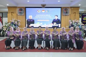 Ketua IKAWATI ATR/BPN, Dian Suyus beserta para Pengurus Pusat IKAWATI ATR/BPN; Kepala Kanwil BPN Provinsi Jawa Tengah.