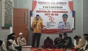 Malam Tasyakuran 17 Agustus biasanya berisi berbagai kegiatan seperti doa bersama dan makan bersama.
