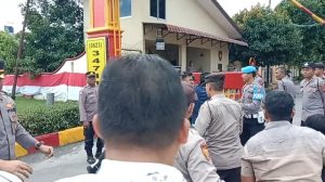 Saat ditanya terkait apa ketujuh aktivis PMII dan HMI ditangkap dan diperiksa urinenya.