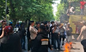 Terus terang kita juga prihatin dengan apa yang menimpa pada institusi kami, dan mohon dukungannya.