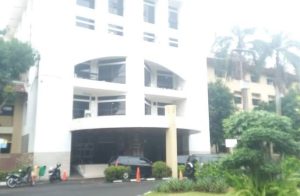 Siapa yang meloloskan tender tampa ada prosedur yang jelas?.