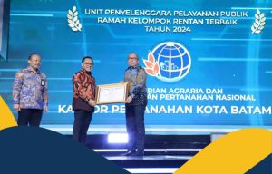 Selenggarakan Pelayanan Publik yang Prima, Kementerian ATR/BPN Raih Dua Penghargaan dari Kementerian PAN-RB.