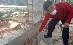 Pondasi bahkan pondasi lama tidak di bongkar, masih pakai lama.