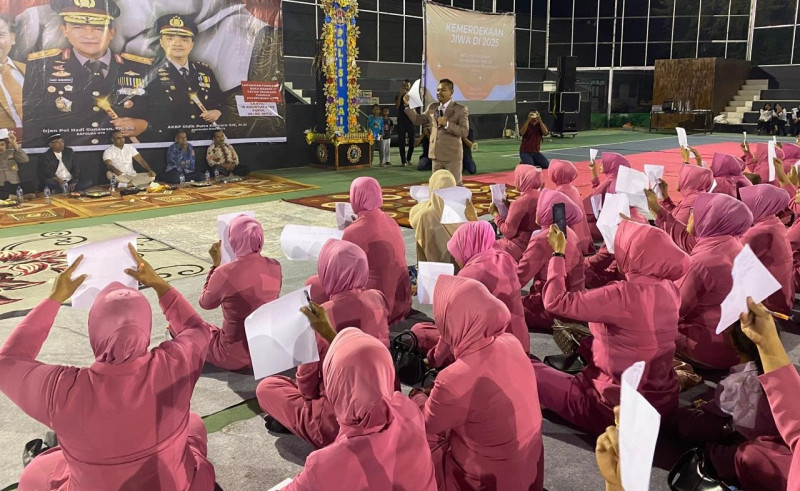 Feri Sofyan, Wakil Walikota Bima tahun ini sangat berbeda tahun yang lalu habis pengibar sangsaka merah putih.