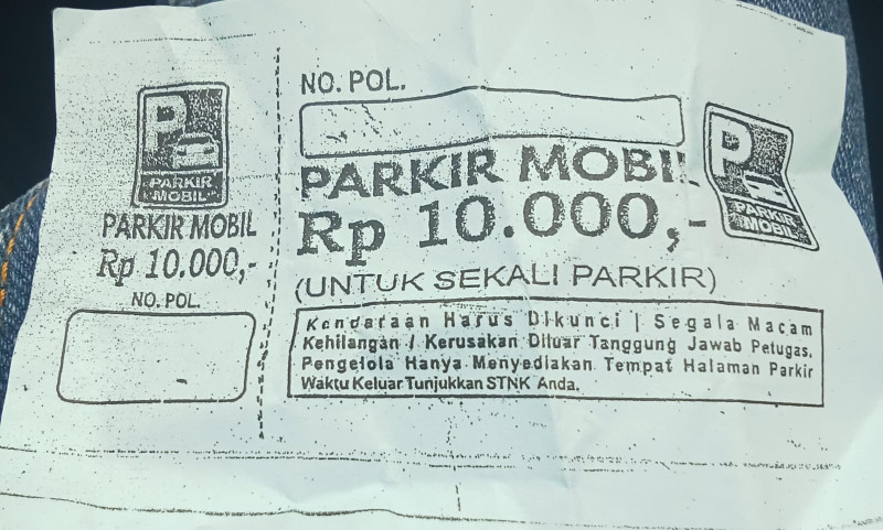 Diduga karcis bodong, tidak ada dasar hukum.